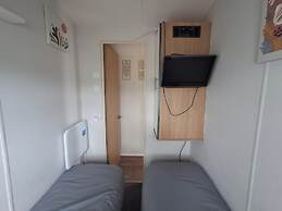 Meadow View 3-bed Caravan - Sleeps 8 - Petfriendly