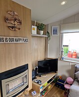 Meadow View 3-bed Caravan - Sleeps 8 - Petfriendly