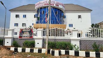 Immaculate Hotel Apartment And Suites