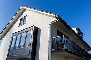 Recently Renovated Family Home Near the sea