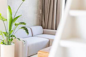 Recently Renovated Family Home Near the sea