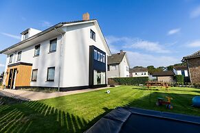 Recently Renovated Family Home Near the sea