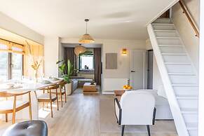 Recently Renovated Family Home Near the sea