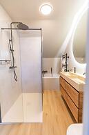 Recently Renovated Family Home Near the sea