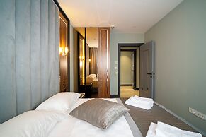 Rusel Park Residence