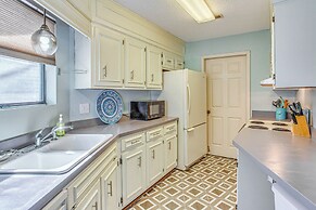 Cozy North Myrtle Beach Home: 1/2 Mi to Ocean!