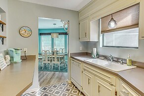 Cozy North Myrtle Beach Home: 1/2 Mi to Ocean!