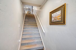 1 Mi to Red Rock Canyon: Old Downtown Loft