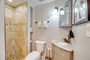 1 Mi to Red Rock Canyon: Old Downtown Loft