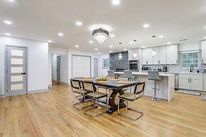 2 Mi to Truist Park: Marietta Home w/ Pool Table