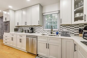 2 Mi to Truist Park: Marietta Home w/ Pool Table