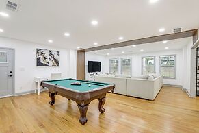 2 Mi to Truist Park: Marietta Home w/ Pool Table