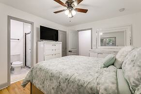 2 Mi to Truist Park: Marietta Home w/ Pool Table