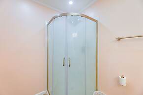 Steps to Ocean: Colorful Abode in Fenwick Island