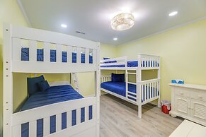 Steps to Ocean: Colorful Abode in Fenwick Island