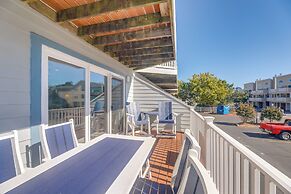 Steps to Ocean: Colorful Abode in Fenwick Island