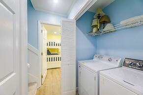 Steps to Ocean: Colorful Abode in Fenwick Island