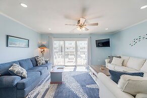 Steps to Ocean: Colorful Abode in Fenwick Island