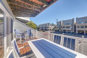 Steps to Ocean: Colorful Abode in Fenwick Island