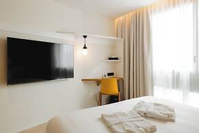 BIZIPOZ HOTEL