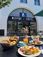BIZIPOZ HOTEL