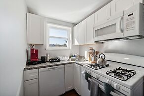 Stylish Jersey City Escape Near Nyc 1 Bedroom Condo