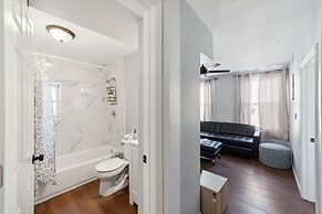 Stylish Jersey City Escape Near Nyc 1 Bedroom Condo