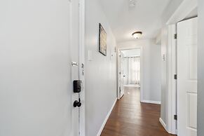 Stylish Jersey City Escape Near Nyc 1 Bedroom Condo