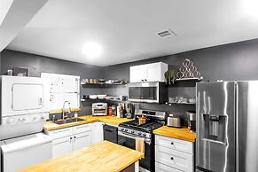Comfy Apt 4 In Historic Museum District 1 Bedroom Duplex