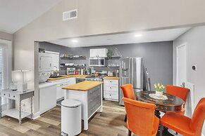 Comfy Apt 4 In Historic Museum District 1 Bedroom Duplex