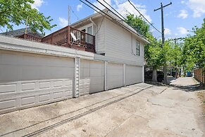 Comfy Apt 4 In Historic Museum District 1 Bedroom Duplex