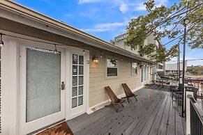 Comfy Apt 4 In Historic Museum District 1 Bedroom Duplex