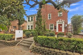 Comfy Apt 4 In Historic Museum District 1 Bedroom Duplex