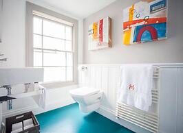 Higgihaus 46 Sleeps 5  Monday - Friday