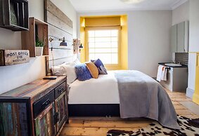 Higgihaus 46 Sleeps 5  Monday - Friday