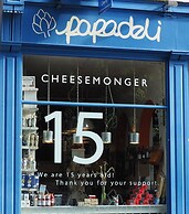 Higgihaus 46 Sleeps 5  Monday - Friday