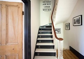 Higgihaus 46 Sleeps 5  Monday - Friday