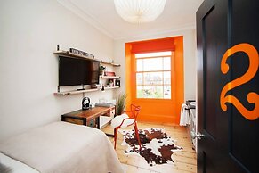 Higgihaus 46 Sleeps 5  Monday - Friday