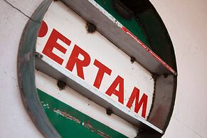 Higgihaus 46 Sleeps 5  Monday - Friday