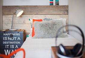 Higgihaus 46 Sleeps 5  Monday - Friday