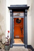 Higgihaus 46 Sleeps 5  Monday - Friday