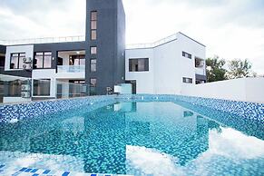 Cascadia Serviced Apartments