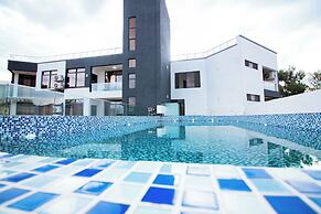 Cascadia Serviced Apartments