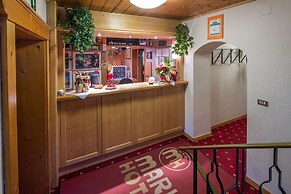 Maria Hotel