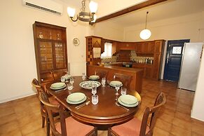 Fistiki House by Frangki