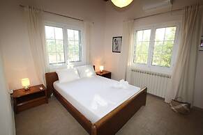 Fistiki House by Frangki