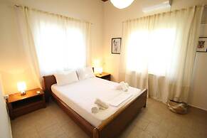 Fistiki House by Frangki