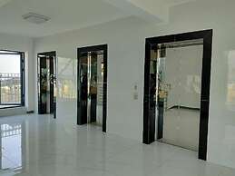 Lux Suites Capital Rise Apartments