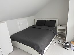 Private Rooms in a Peaceful Neighborhood