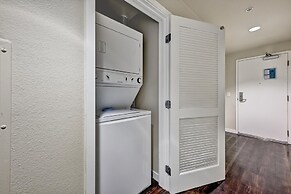 Global Luxury Suites at Woodbury